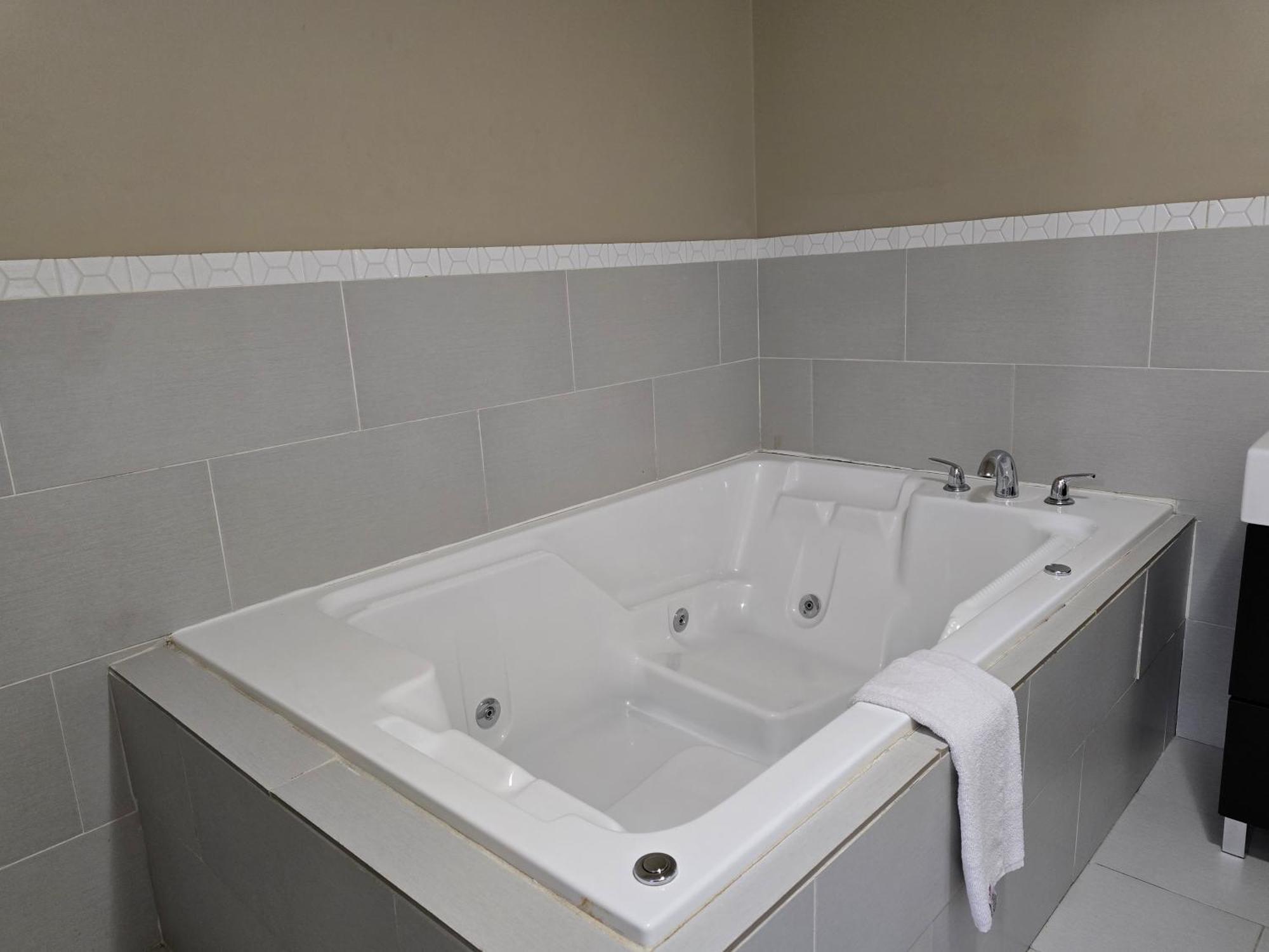 Royal Lodge Edmonton Dış mekan fotoğraf