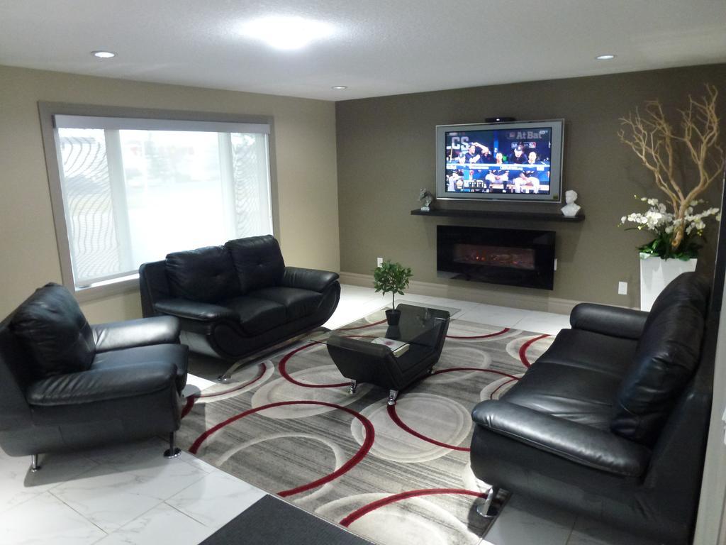 Royal Lodge Edmonton Dış mekan fotoğraf